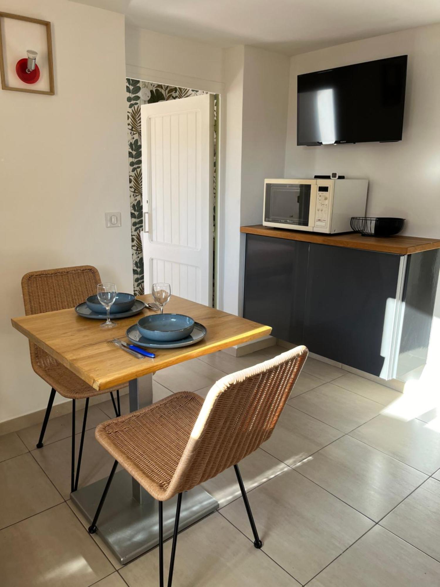 Appartement Deux Pieces Donnant Sur Un Jardin Antibes Exterior foto